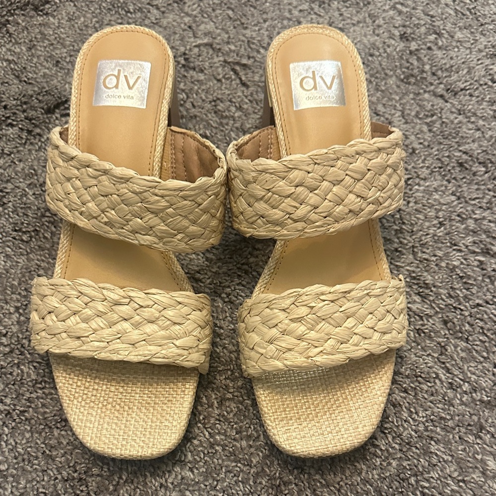 Dolce Vita Women's Cream Woven Sandals